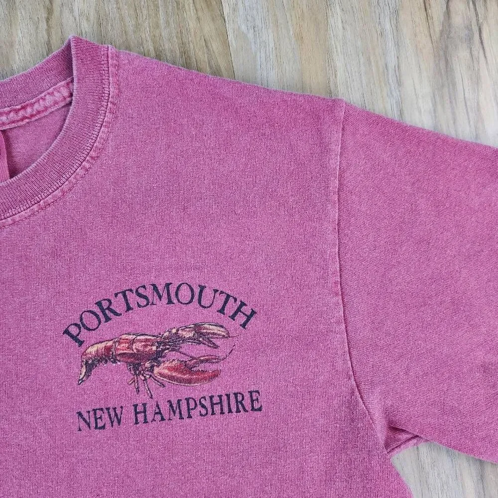 💜Red Vintage Wash Portsmouth, New Hampshire Short Sleeve Shirt Men's Small